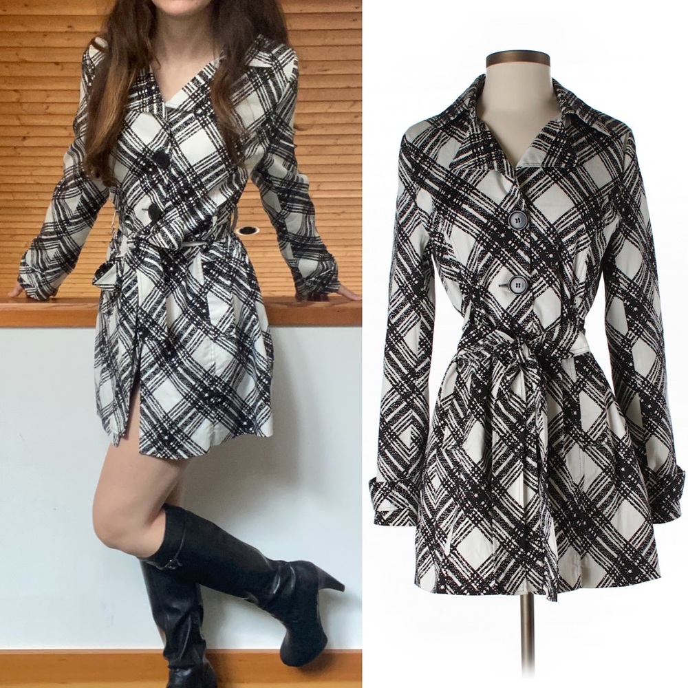 ❤️ Like New Black and White Check Trench Coat
